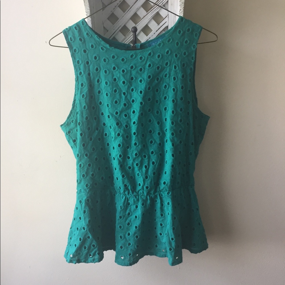Green top - Picture 2 of 3